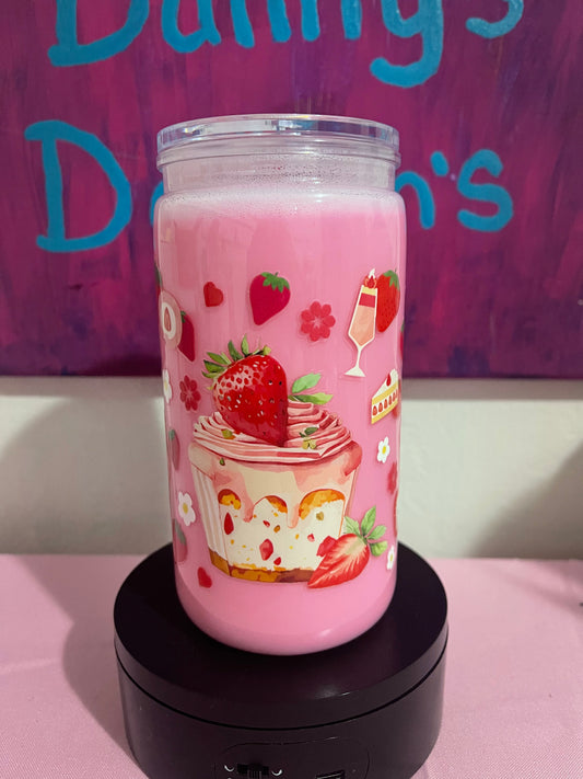 Danny’s Strawberry Swirl - 16oz Snow Globe Cup